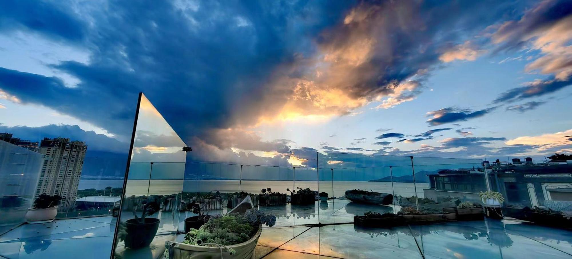 Dali Listening Sea View Villa大理听城海景别墅 Exterior photo